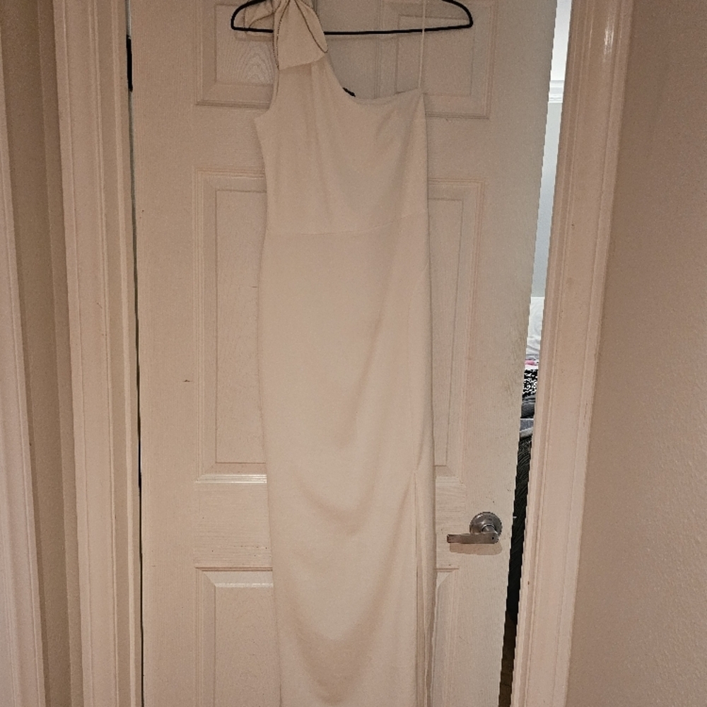 Elegant White One-Shoulder Dress